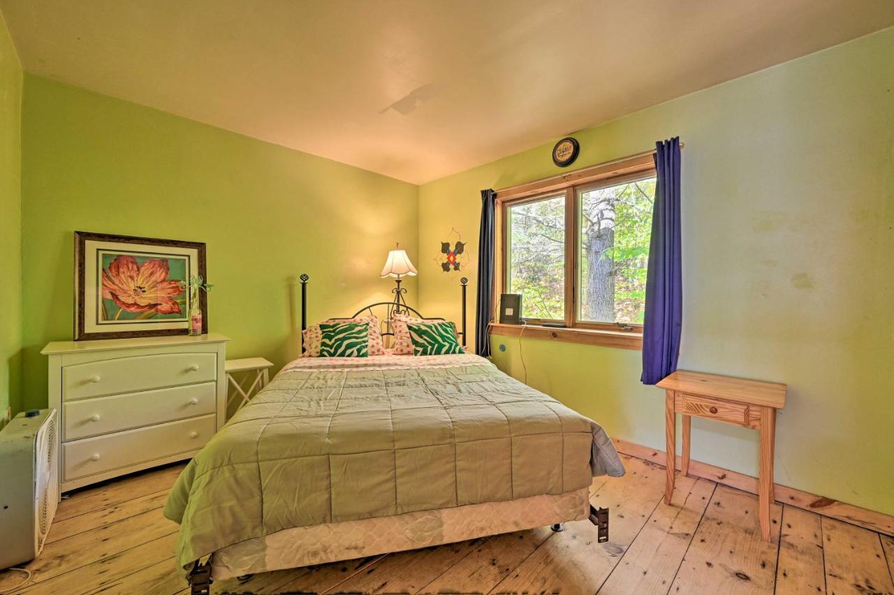Remote Cabin With Fire Pit 3 Miles To Stowe Mtn! Bagian luar foto