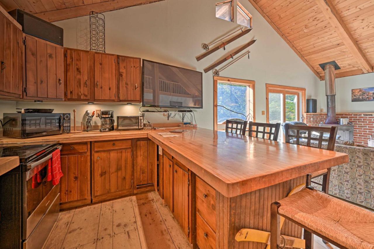 Remote Cabin With Fire Pit 3 Miles To Stowe Mtn! Bagian luar foto