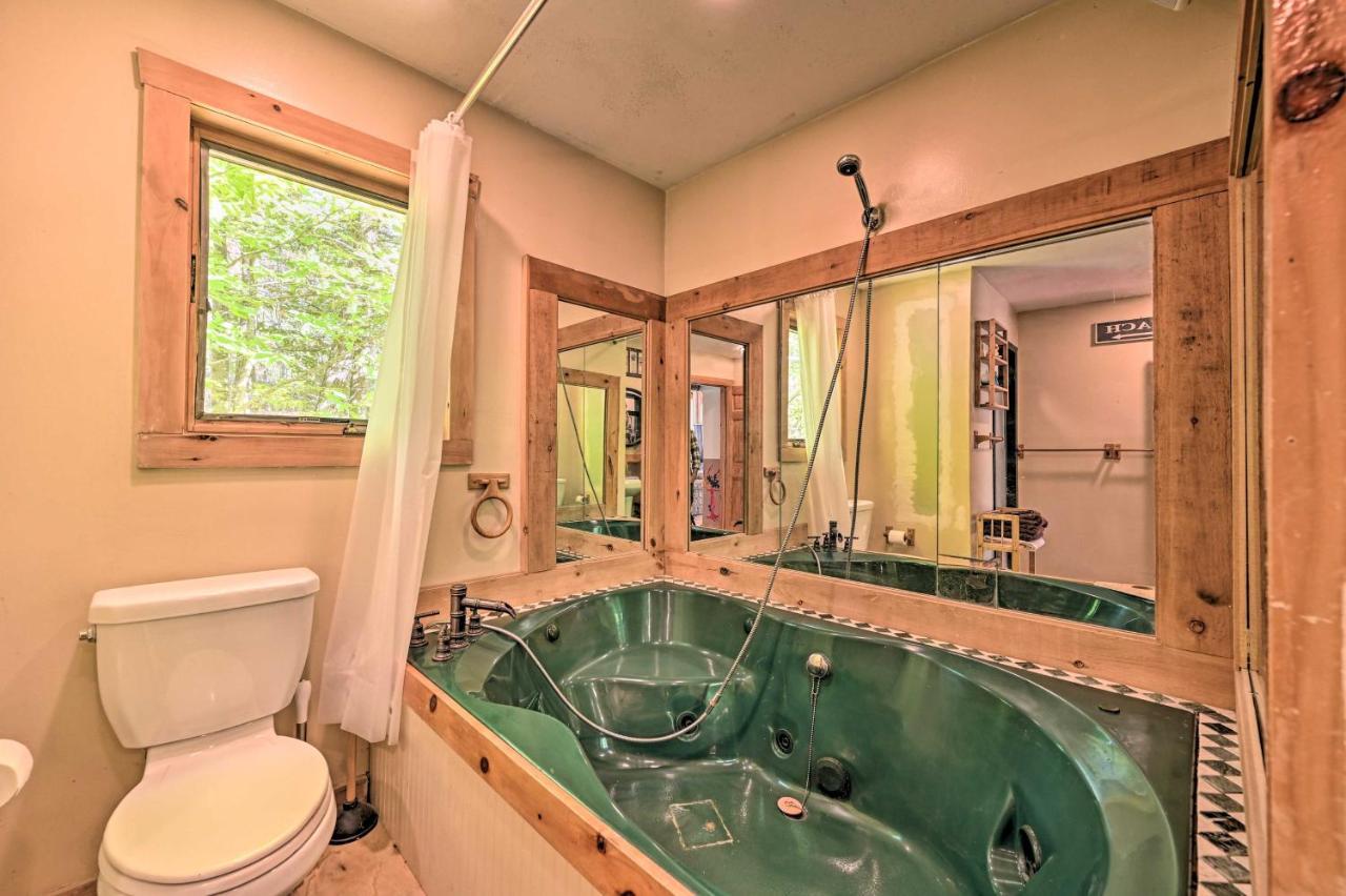 Remote Cabin With Fire Pit 3 Miles To Stowe Mtn! Bagian luar foto