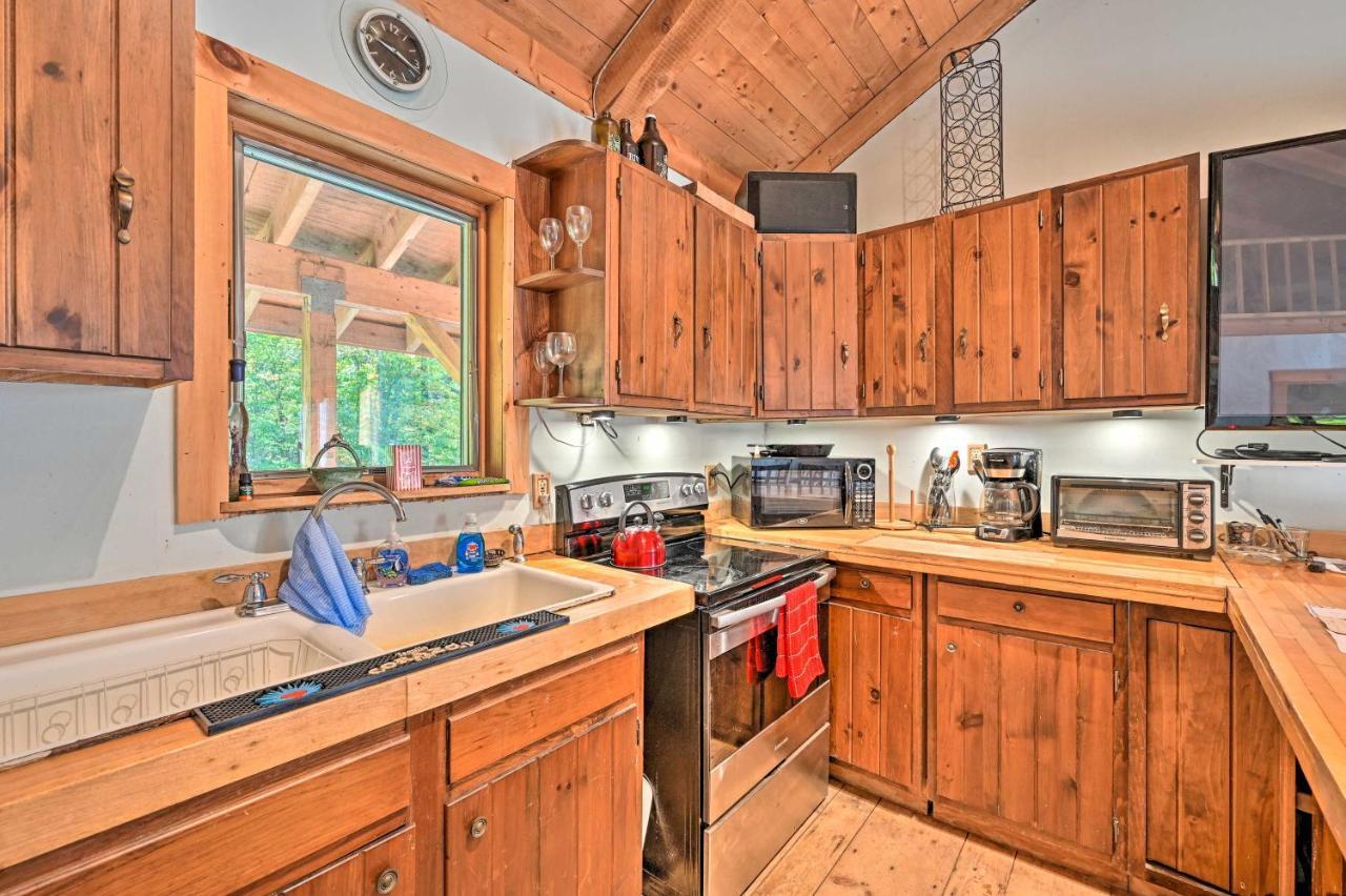 Remote Cabin With Fire Pit 3 Miles To Stowe Mtn! Bagian luar foto
