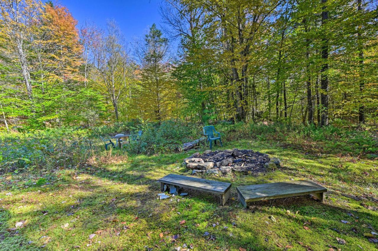 Remote Cabin With Fire Pit 3 Miles To Stowe Mtn! Bagian luar foto