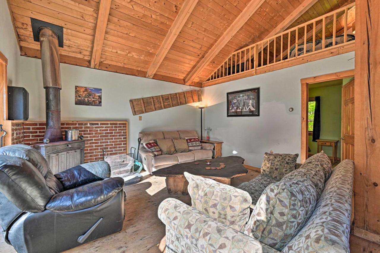 Remote Cabin With Fire Pit 3 Miles To Stowe Mtn! Bagian luar foto